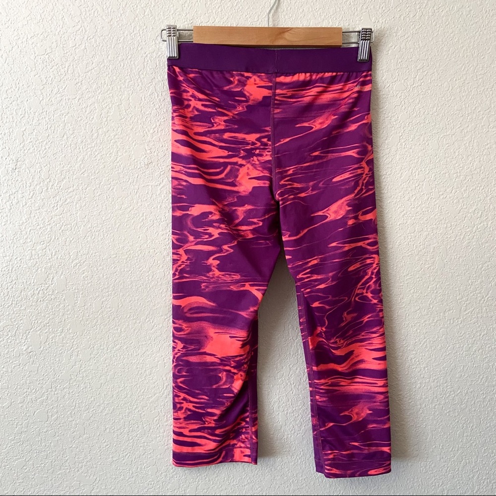 Nike Womans Pro Dri-Fit Capri Leggings Medium - Picture 3 of 5